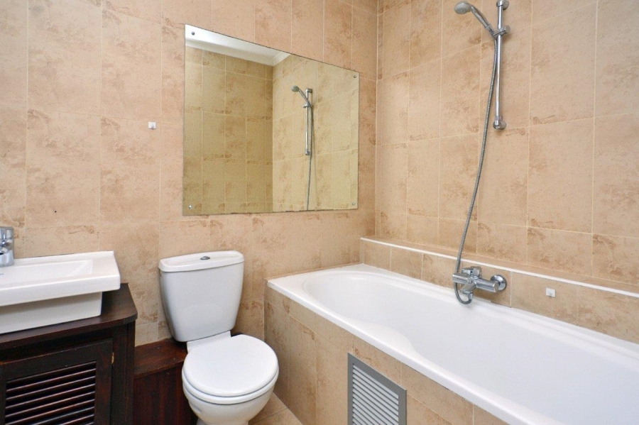 To Let 3 Bedroom Property for Rent in Green Point Western Cape